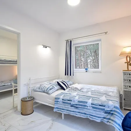 Astoria I Przy Campingu Biala Mewa Pensión